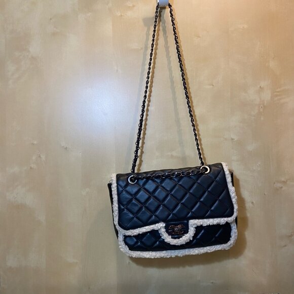 BCB Generation Quilted Sherpa Shoulder Bag – Black Faux Leather - Picture 1 of 4